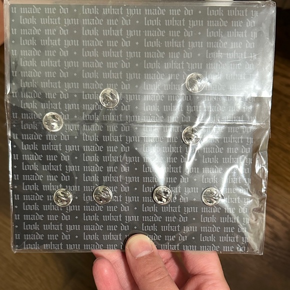 Taylor Swift Reputation Pin Collection - Picture 2 of 2